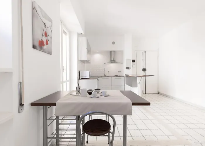 Margaret Apartment