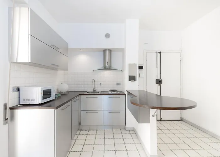 Margaret Apartment